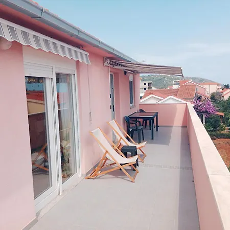 Surf & Joy - Croatia Vacation Seaview Apartment