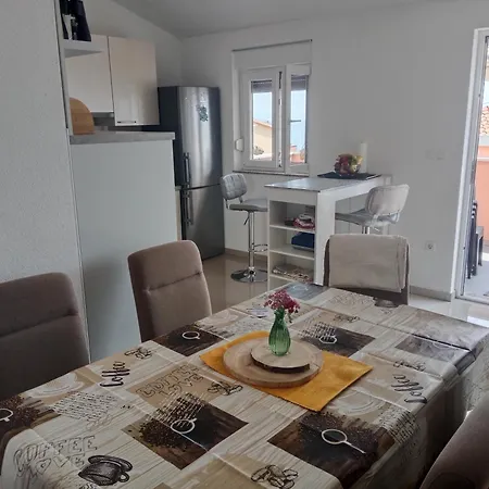 Surf & Joy - Croatia Vacation Seaview Apartment *