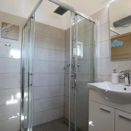 Surf & Joy - Croatia Vacation Seaview