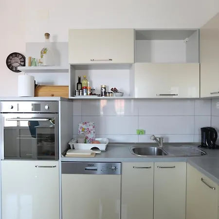 Surf & Joy - Croatia Vacation Seaview